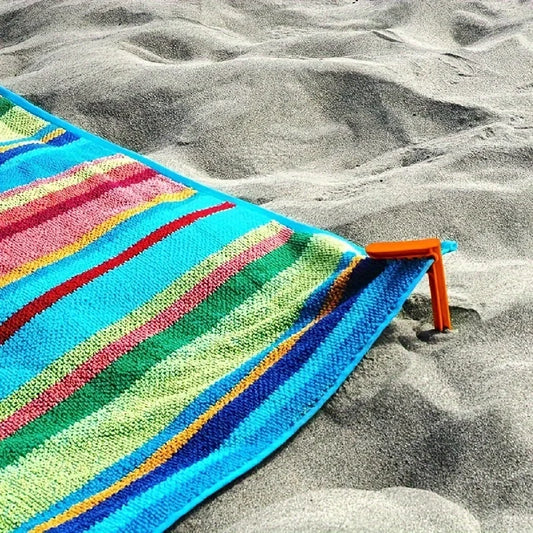 4 Outdoor Beach Towel Clips - Securely Fasten Towels and Sheets for Camping and Beach Trips